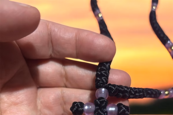 HANDMADE Tailless Black Satin PRAYER ROPE/KOMBOSKINI/CHOTKI (100 Knots) with GOLD & LILAC Beads - Unparalleled Comfort for All-Day Prayer