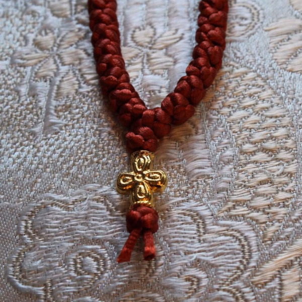 photo_2025-07-04_08-13-32 Rustic Red Satin 50-Knot Prayer Rope Komboskini - Pocket Size, Gold & Onyx Beads - Monastic Handmade